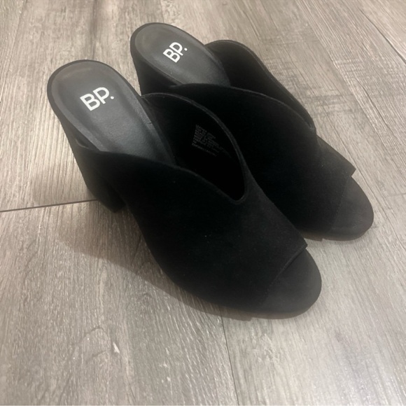 Black Open Toe Mule Shoes | 7 - Picture 2 of 6